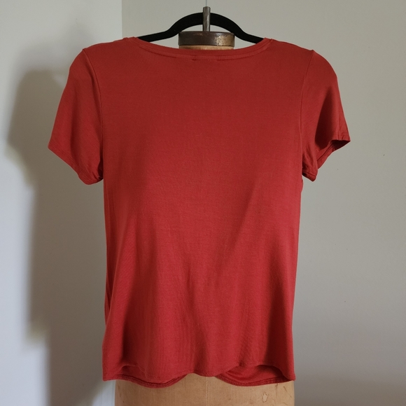 Max Studio Size Small - Picture 3 of 5